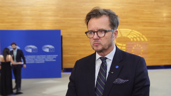 Europa Suwerennych Narodów może stracić status partii politycznej i finansowanie. Rusza procedura w sprawie naruszenia unijnych wartości Europa Suwerennych Narodów może stracić status partii politycznej i finansowanie. Rusza procedura w sprawie naruszenia unijnych wartości