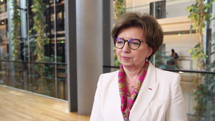 Unia Europejska chce ograniczyć dostęp do podtlenku azotu. Gaz rozweselający stał się popularnym środkiem odurzającym Unia Europejska chce ograniczyć dostęp do podtlenku azotu. Gaz rozweselający stał się popularnym środkiem odurzającym