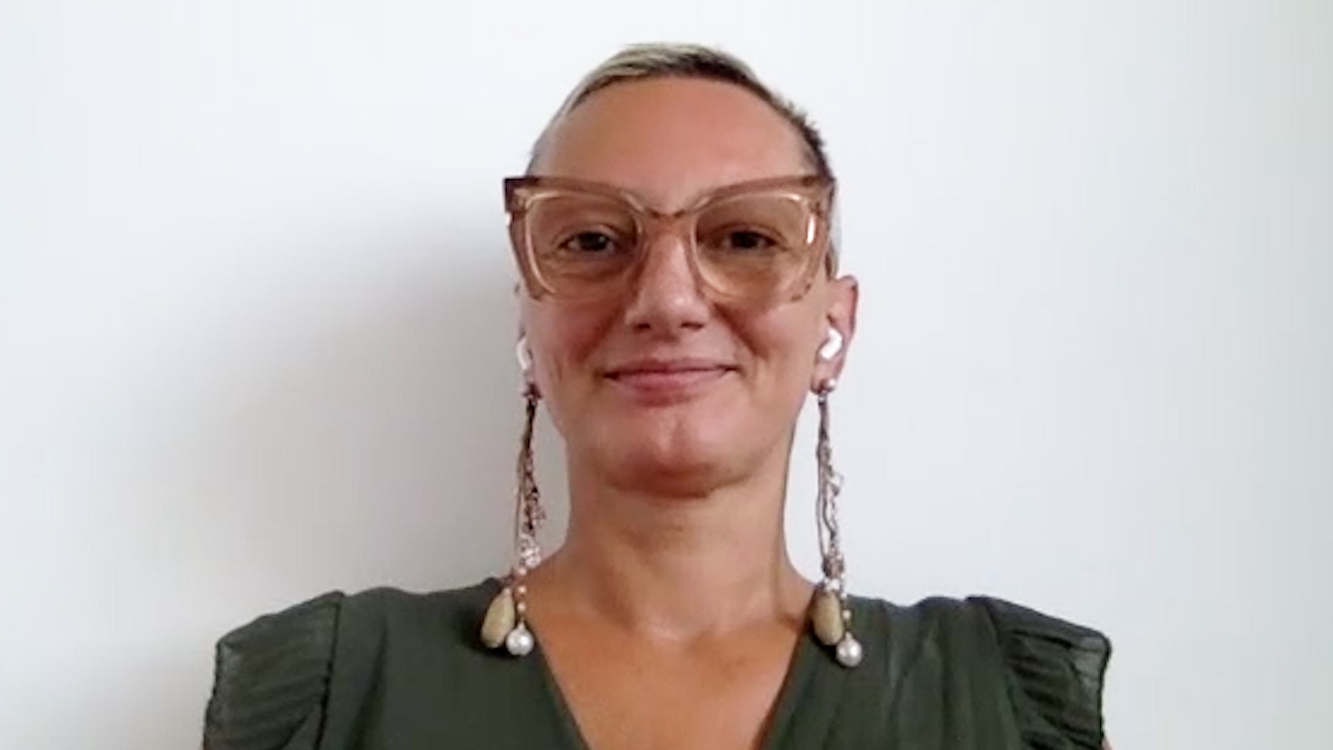 Kameralny ślub na egzotycznej plaży zamiast hucznego wesela w Polsce. Coraz więcej młodych par rezygnuje z tradycji na rzecz podróży życia Kameralny ślub na egzotycznej plaży zamiast hucznego wesela w Polsce. Coraz więcej młodych par rezygnuje z tradycji na rzecz podróży życia