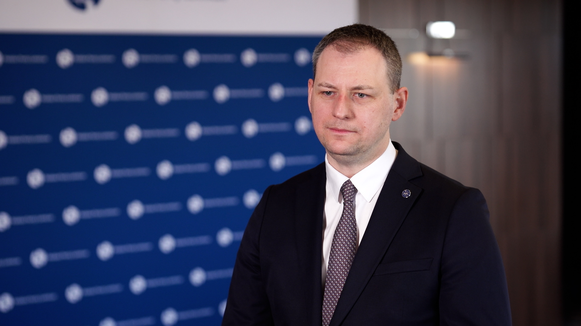 Inwestycje za ponad 50 mld zł mają przygotować porty lotnicze na zwiększony ruch. Lotnisko Chopina w 2029 roku chce obsługiwać 30 mln pasażerów rocznie Inwestycje za ponad 50 mld zł mają przygotować porty lotnicze na zwiększony ruch. Lotnisko Chopina w 2029 roku chce obsługiwać 30 mln pasażerów rocznie