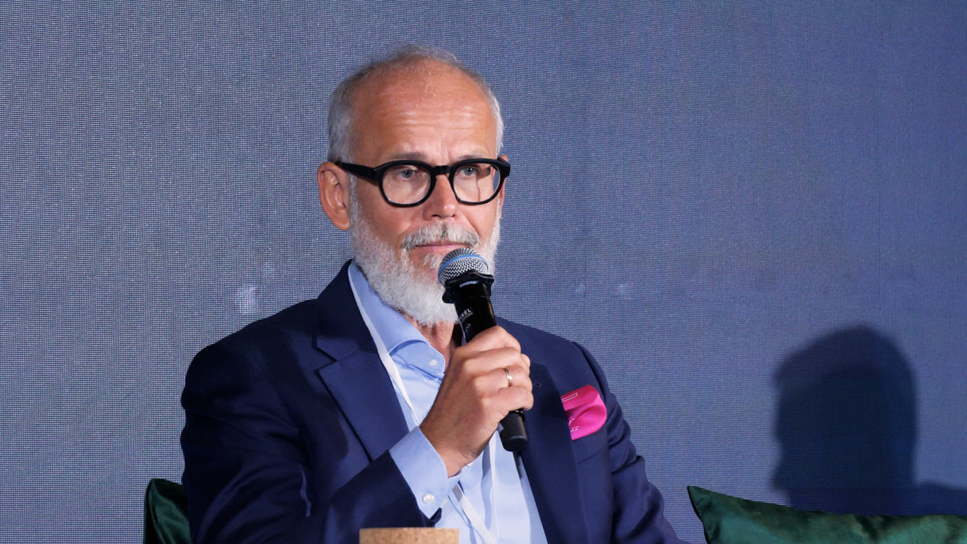 Spółki energetyczne koncentrują się na inwestycjach w stabilne sieci. Bez tego nie da się przejść na źródła odnawialne