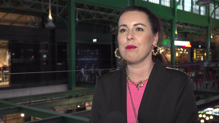 Eliza Gwiazda: Bardzo oszczędzam, nie lubię wydawać kasy, ale lubię ją gromadzić. Zamiast kupować rzeczy, wypożyczam je Eliza Gwiazda: Bardzo oszczędzam, nie lubię wydawać kasy, ale lubię ją gromadzić. Zamiast kupować rzeczy, wypożyczam je