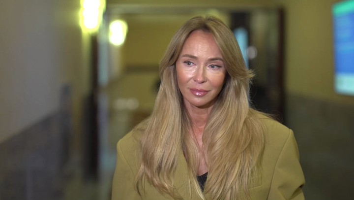 Joanna Przetakiewicz-Rooyens: Polacy coraz bardziej kochają modę vintage i rzeczy używane. Nie krępujemy się tego, że na kolejnym evencie jesteśmy w tej samej sukience Joanna Przetakiewicz-Rooyens: Polacy coraz bardziej kochają modę vintage i rzeczy używane. Nie krępujemy się tego, że na kolejnym evencie jesteśmy w tej samej sukience