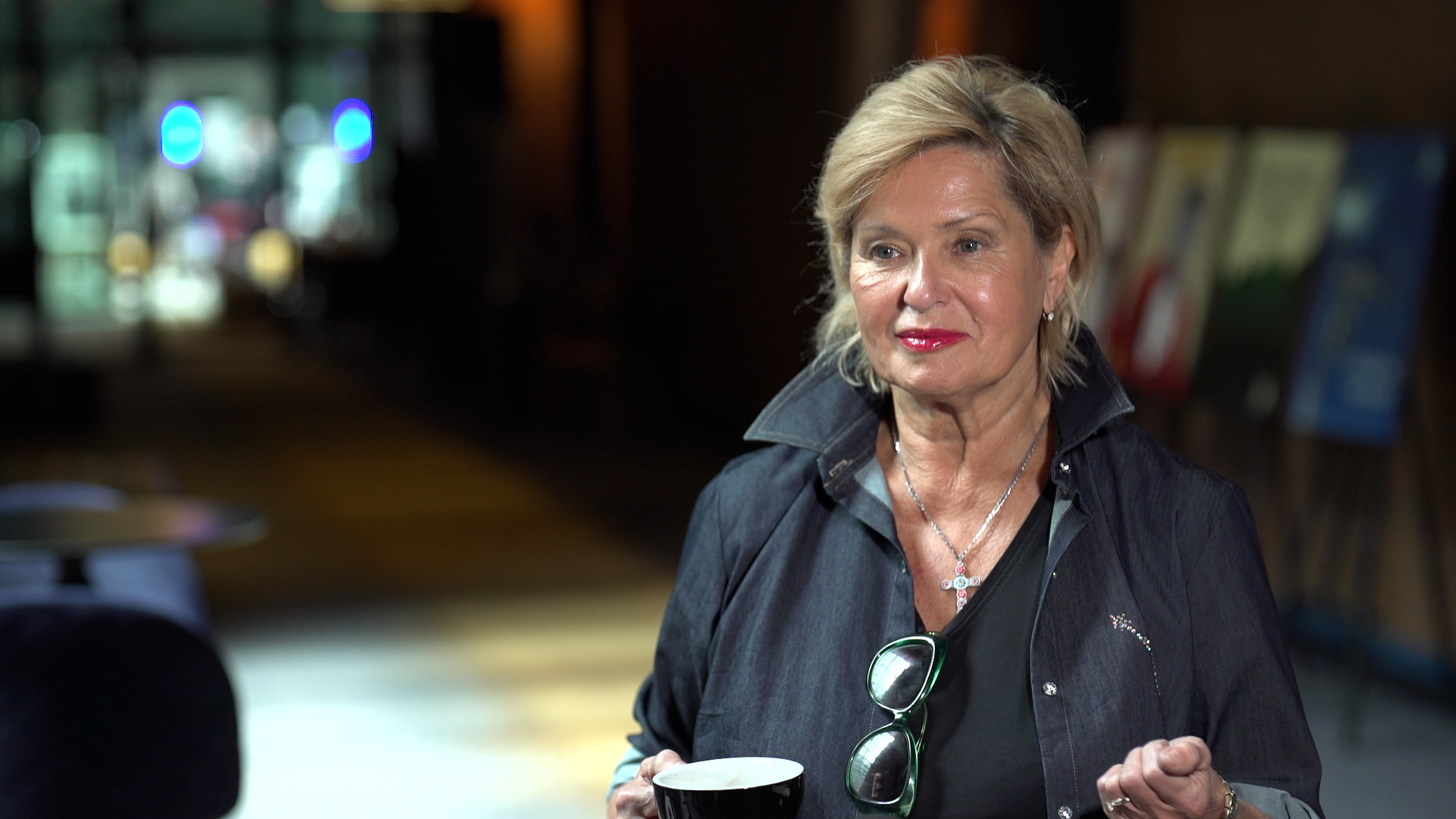 Ewa Kasprzyk: Bardzo się boję koni i złych ludzi, bo oni naprawdę potrafią człowieka skrzywdzić. Trzeba więc unikać sytuacji, gdzie można ich spotkać Ewa Kasprzyk: Bardzo się boję koni i złych ludzi, bo oni naprawdę potrafią człowieka skrzywdzić. Trzeba więc unikać sytuacji, gdzie można ich spotkać