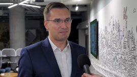 Polski start-up opracował system wykorzystujący potencjał parkingów. Umożliwia udostępnianie miejsc i punktów ładowania pojazdów elektrycznych