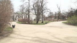 Warszawa - park, plac zabaw, epidemia koronawirusa [przebitki] Baza przebitek