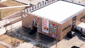 Amazon zapowiada wielomiliardowe inwestycje w Polsce. Skorzystają krajowi e-sprzedawcy Strona główna