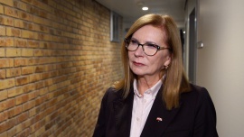 Liczba więźniów politycznych w Białorusi sięgnęła 1,2 tys. Europosłowie liczą, że odwilż w relacjach z USA doprowadzi do uwolnienia Andrzeja Poczobuta