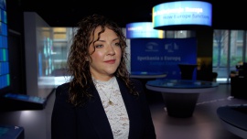 Liczba publikacji na temat AI w kontekście rynku pracy rośnie. Media coraz mniej straszą negatywnymi konsekwencjami