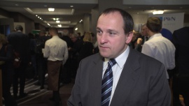 Płaca minimalna w tym roku wyższa niż w ubiegłym o 350 zł. Zbyt gwałtowne wzrosty mogą doprowadzić do zwolnień w mniejszych miastach