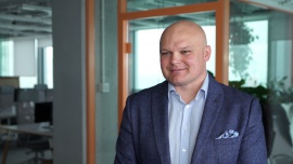 Branża IT w Polsce powoli się odbudowuje. Firmy coraz częściej szukają wąskich wyspecjalizowanych kompetencji News powiązane z wpływ sztucznej inteligencji na zmiany w sektorze IT
