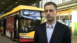 Elektryczne autobusy i zielone zajezdnie mają pomóc Warszawie w walce ze smogiem. Do końca roku na ulicach pojawi się 30 elektrobusów News powiązane z Adam Stawicki