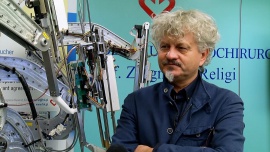 W Polsce działa 11 robotów chirurgicznych. W szpitalach potrzeba ich prawie cztery razy więcej News powiązane z prof. Zbigniew Nawrat