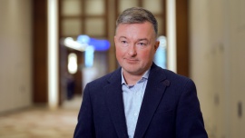 Światłowód napędza cyfryzację biznesu. Nowe inwestycje telekomów mają wypełnić białe plamy