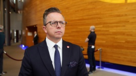 UE łagodzi wymogi klimatyczne dla samochodów ciężarowych. Przejście na bezemisyjność zachodzi wolniej, niż zakładano