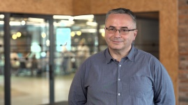 Sztuczna inteligencja stwarza coraz więcej problemów. Pojawiają się kolejne pozwy News powiązane z technologie