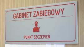 Świąteczne spotkania sprzyjają rozprzestrzenianiu się wirusów. Eksperci przypominają o znaczeniu szczepień przeciw COVID-19 [DEPESZA]