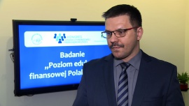 Prawie połowa Polaków wysoko ocenia swoją wiedzę o finansach. Największe braki dotyczą podatków i cyberbezpieczeństwa