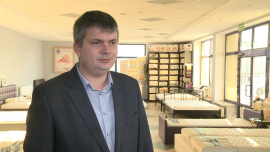 Wybierając materac do spania, należy kierować się wzrostem i wagą użytkownika