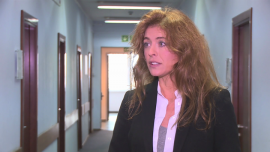 Stroik bożonarodzeniowy można w prosty sposób wykonać samodzielnie. Jest doskonałą alternatywą dla komercyjnych ozdób