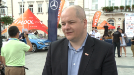 Zlot zabytkowych mercedesów w Płocku. Hitem okazała się ekstremalna terenówka za 2,5 mln zł