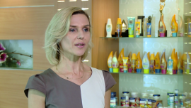 Nadmierne opalanie coraz częściej prowadzi do nowotworów skóry. Przed ekspozycją na słońce trzeba stosować kremy z odpowiednimi filtrami