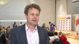 Maciej Pertkiewicz: Smartfony i komputery są bardzo dużą konkurencją dla książek. Bez odpowiedniej zachęty czy delikatnego przymusu dziecko samo nie sięgnie po lekturę