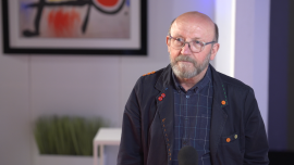 Artur Barciś: Często sąsiedzi nic o sobie nie wiedzą. Mój spektakl „Barabuum!” prowokuje do tego, żeby się poznać i podzielić swoimi skrytymi pragnieniami