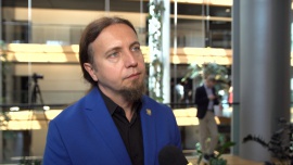 Łukasz Kohut: W latach 50. moja babcia była bita linijką za używanie języka śląskiego w polskiej szkole. Teraz śląszczyzna stała się sexy, jest w muzyce i w reklamach News powiązane z Łukasz Kohut
