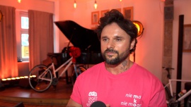 Qczaj: Moja siostra przeszła załamanie psychiczne. Dźwigamy na swoich barkach bardzo dużo i czasami po prostu nie mamy już siły News powiązane z pomoc