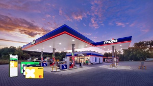 Paliwo, kawa i posiłek w trasie. Pluxee Polska i MOYA rozszerzają współpracę