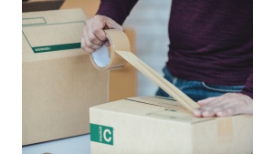 Jak dobrać taśmę pakową do rodzaju przesyłki?