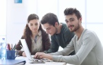 Informatyka online czy stacjonarnie? Co wybrać, jeśli chcesz studiować w Warszawie