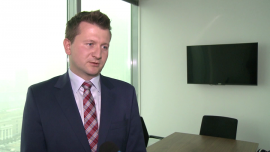 Dobre dane z USA mogą zachęcić FED do dalszych podwyżek stóp. W centrum uwagi inwestorów są jednak obawy związane z Chinami