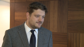 Za 2-3 lata euro może być warte tyle, co dolar. To efekt słabości gospodarek strefy euro i polityki EBC