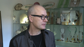 Projektanci biżuterii podbijają zagraniczne rynki. Są obecni zarówno na światowych targach biżuterii i designu, jak i w galeriach sztuki Wszystkie newsy