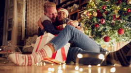 Boże Narodzenie bez prezentu od firmy? 90% pracowników czeka na świąteczne wsparcie finansowe