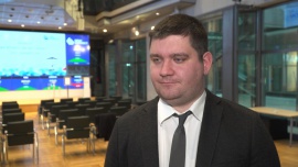 Gry symulatorowe są coraz bardziej realistyczne, także na smartfonach. Ich potencjał dostrzega rynek e-sportowy i Formuła 1