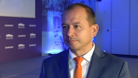 Coraz więcej robotów w fabrykach samochodów. Przyszłością są inteligentne maszyny współpracujące i dostosowujące się do otoczenia