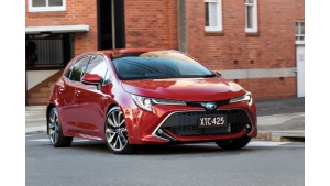 Toyota trzykrotnym liderem globalnego rynku samochodów.