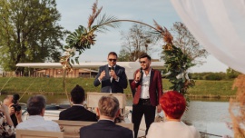 Podsumowanie polskiego sezonu ślubnego 2023 - jakie trendy zostaną z nami?