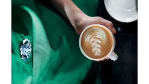 Starbucks obchodzi Dzień Kawy, przypominając o zasadach zrównoważonego rozwoju