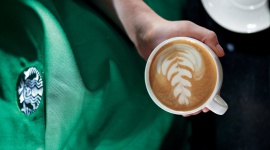 Starbucks obchodzi Dzień Kawy, przypominając o zasadach zrównoważonego rozwoju