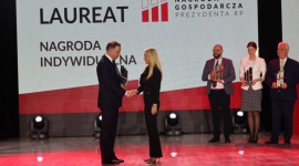 Beata Drzazga otrzymała Nagrodę Indywidualną z rąk prezydenta Andrzeja Dudy