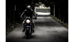Czy okres jesienno-zimowy to dobry czas na zakup motocykla?