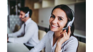 Tysiące wakatów czeka na Ukraińców w polskiej branży Contact Center