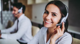 Tysiące wakatów czeka na Ukraińców w polskiej branży Contact Center