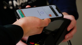 Płatności zbliżeniowe idą na rekord – liderem są urządzenia typu wearables