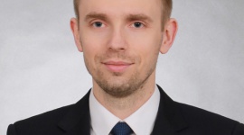 CZY AUTOMATYZACJA I ROBOTYZACJA ZASTĄPIĄ OSTATECZNIE PRACOWNIKA?