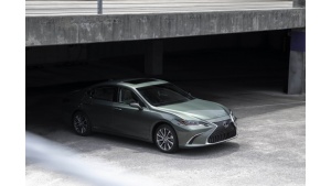 Lexus coraz mocniejszy na największym rynku motoryzacyjnym świata